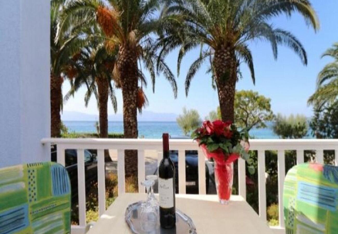 Apartments And Rooms Tomo 1 - At The Beach Zaostrog Εξωτερικό φωτογραφία