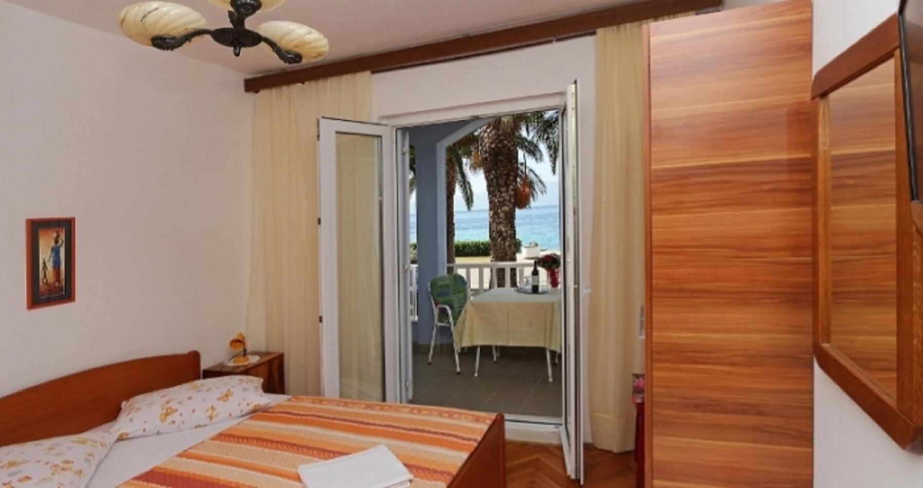Apartments And Rooms Tomo 1 - At The Beach Zaostrog Εξωτερικό φωτογραφία